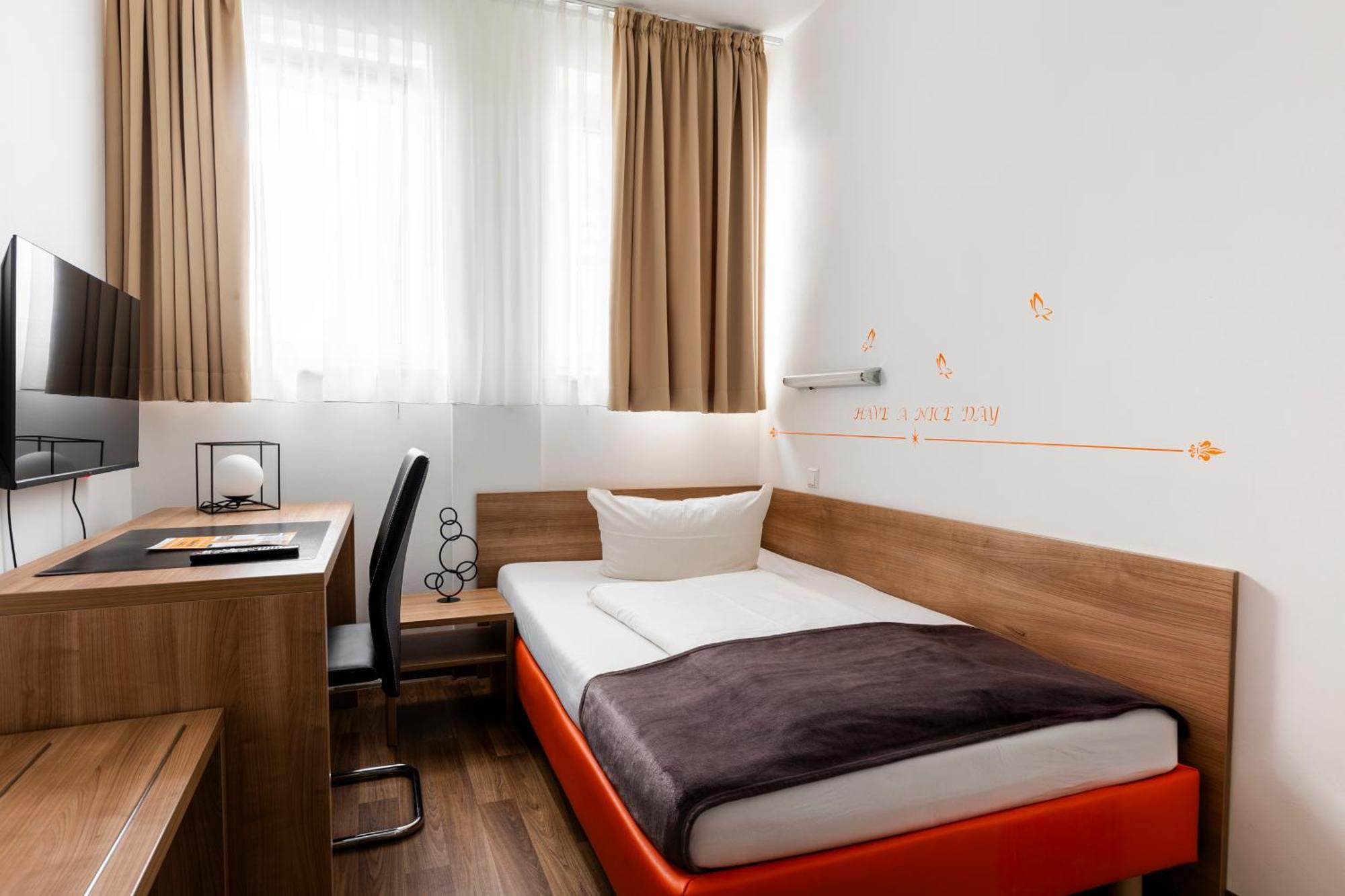 Orange Hotel Und Apartments Новый-Ульм Экстерьер фото